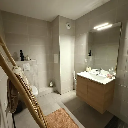 New 2 With Garden & Garage, Close To Parliament *