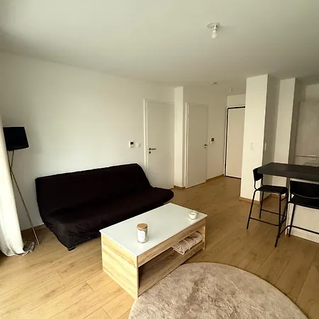 New 2 With Garden & Garage, Close To Parliament *