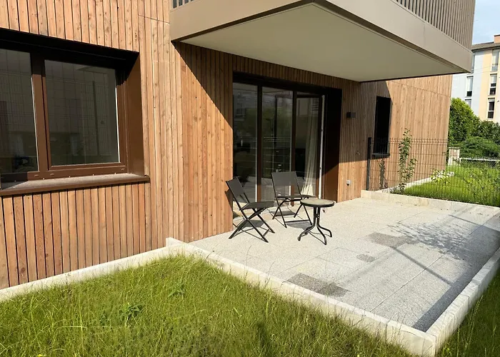 New 2 With Garden & Garage, Close To Parliament Шильтигхейм
