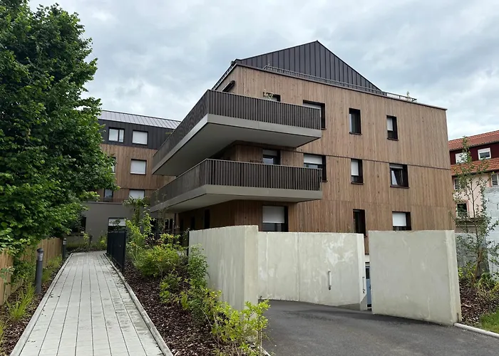 Апартаменты New 2 With Garden & Garage, Close To Parliament
