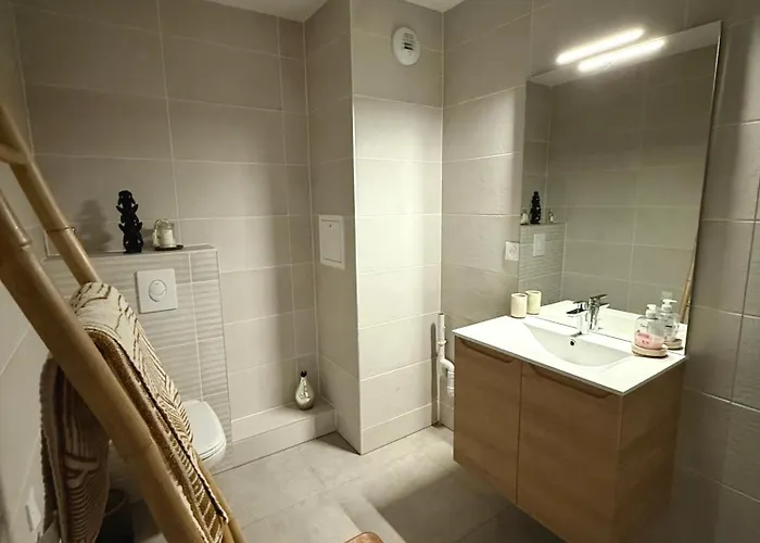 New 2 With Garden & Garage, Close To Parliament *