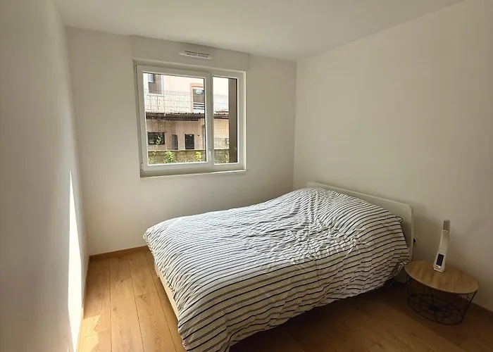 New 2 With Garden & Garage, Close To Parliament Шильтигхейм